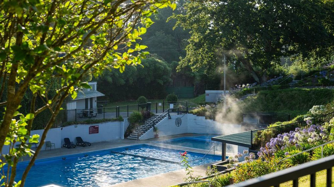 Opal Hot Springs & Holiday Park