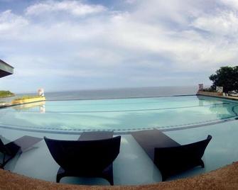 Santiago Bay Garden & Resort - Poro - Pool