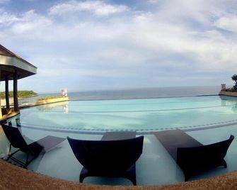 Santiago Bay Garden & Resort - Poro - Piscine
