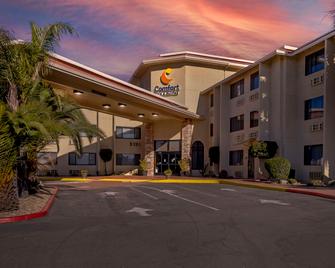 Comfort Inn and Suites Rocklin - Roseville - Rocklin - Edificio