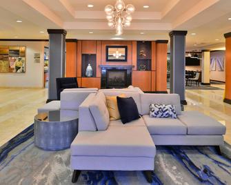 Fairfield Inn & Suites by Marriott Raleigh-Durham Airport/Brier Creek - ראליי - לובי