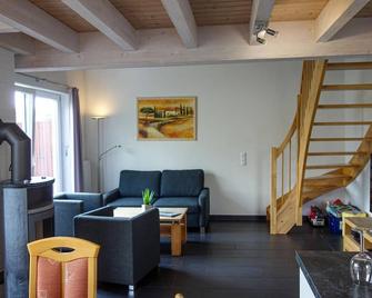 Beautiful home in Nordhorn with kitchen - Nordhorn - Living room