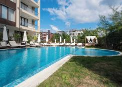 Green Paradise Deluxe Apartments - Primorsko - Basen