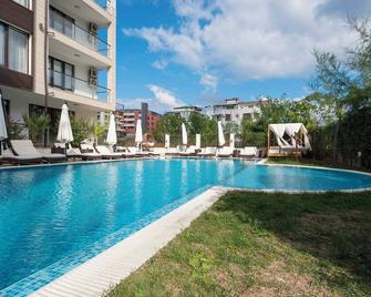 Green Paradise Deluxe Apartments - Primorsko - Basen