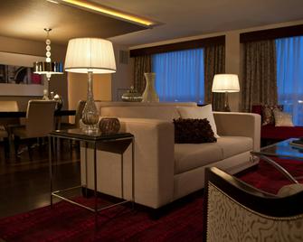 Renaissance Newark Airport Hotel - Elizabeth - Living room