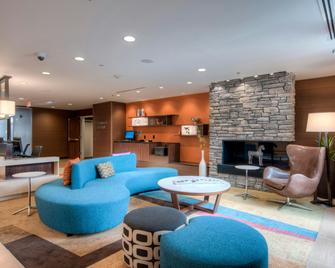Fairfield Inn & Suites by Marriott Charlotte Airport - Charlotte - Living room