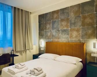Alloggi Be Deluxe - Isernia - Schlafzimmer