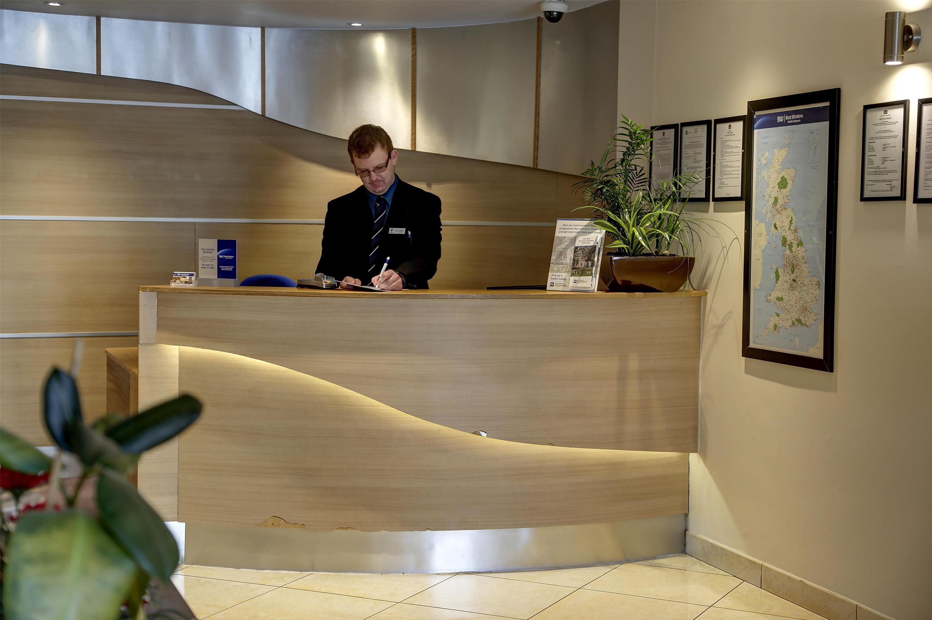 Sure Hotel by Best Western Aberdeen - אברדין - דלפק קבלה