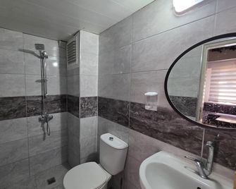 Kütahya Şehir Merkezinde Temiz Ferah Full Apartman Dairesi 1+1 Daire - Kütahya