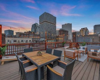 Lofts on 4th Penthouse, Sleeps 14, 2 units - Cleveland - Balkon