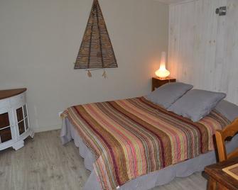 Le chalet du Jardin caché - Marmande - Bedroom