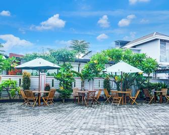 Hotel O Bandar Lampung Near Gor Saburai - Bandar Lampung - Innenhof