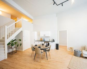 Alphabet Apartments - Bredestraathof & Bredestraat - רוטרדם - חדר אוכל