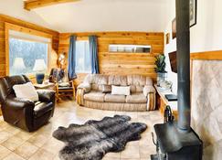 Glacier View Cabins - Homer - Living room