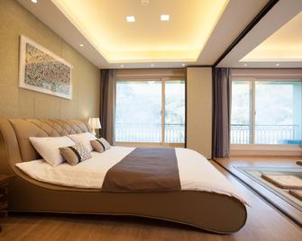 Cheongpyeong Family Hotel - Gapyeong - Bedroom
