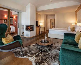 Taubers Unterwirt Aktiv & Vitalhotel - Velturno - Sala de estar