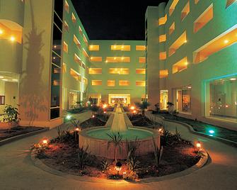 Fiesta Inn Express Hermosillo - Hermosillo - Edificio