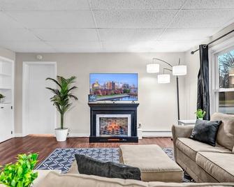 10 minutes to Bills Stadium and Free Parking - Hamburg - Wohnzimmer