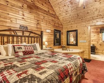 Little Slice Of Heaven -1br 1ba Close To - Sevierville - Bedroom