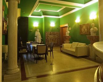 Seccy Hotel Boutique Art & Museum - Fiumicino - Recepção