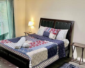 Zénith Condo Of Macomb | Utica | Clinton - Sterling Heights - Bedroom