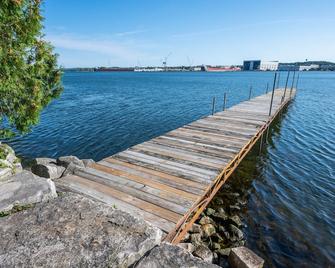 Waterfront Cottage 3bdrm - Sturgeon Bay - Beach