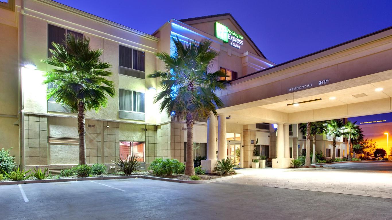 Holiday Inn Express & Suites San Diego Otay Mesa