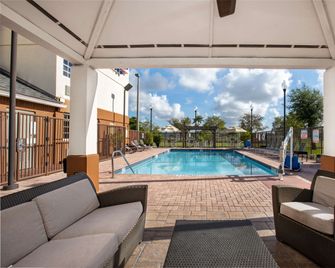 Sonesta Simply Suites Miami Airport Doral - Doral - Pool