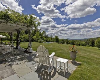 Norwich Estate with Pond, Pool & Mountain Views - Norwich - Patio