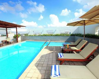 Liberty Central Saigon Centre Hotel - Ho Chi Minh City - Pool