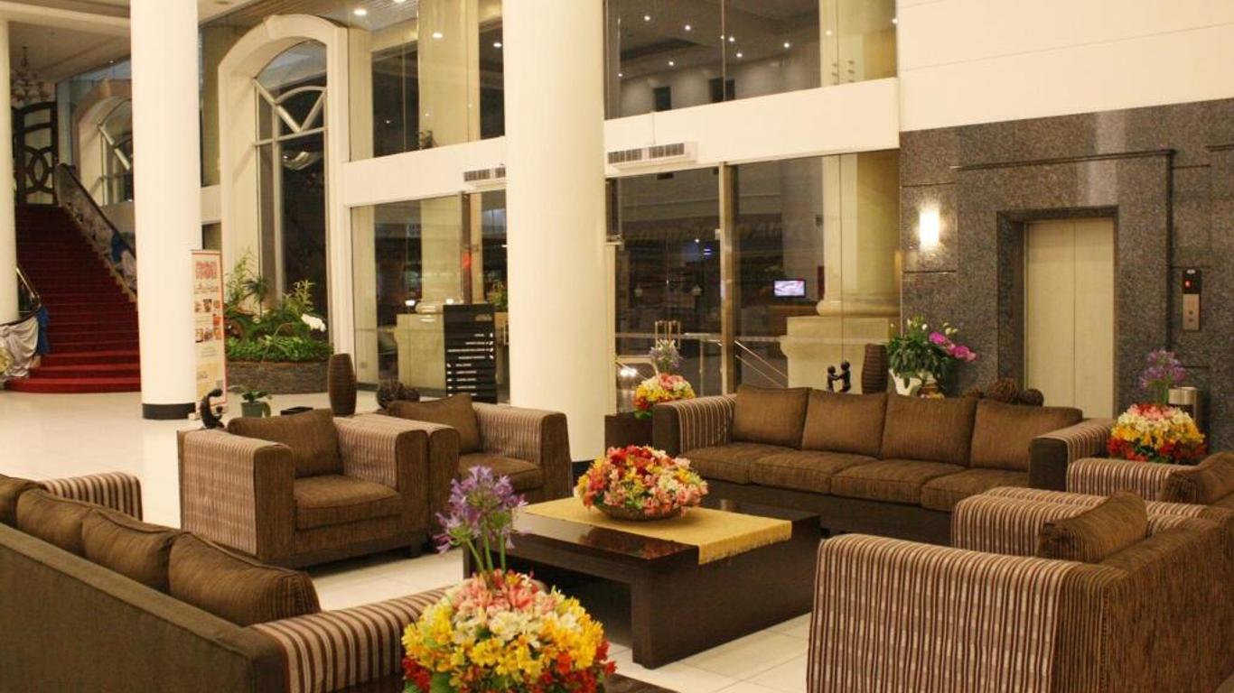 Hotel Supreme Convention Plaza