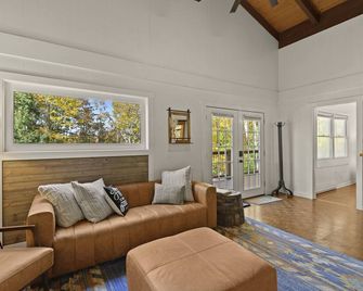 1.5 miles from Beech Resort, perfect for families - Banner Elk - Salon