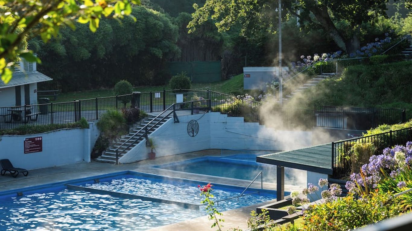 Opal Hot Springs & Holiday Park