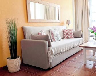 Apartamentos Cristamar Centro y Playa - Estepona - Huiskamer