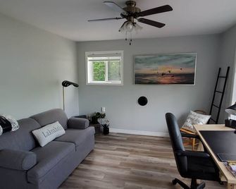 Lochaber Lake View Cottage - Antigonish - Living room