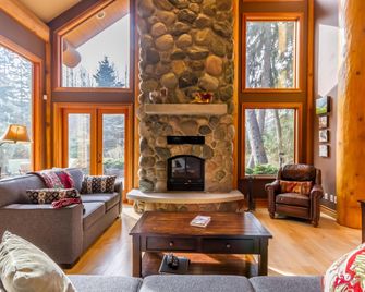 8140 Nicklaus North - Whistler - Pokój dzienny