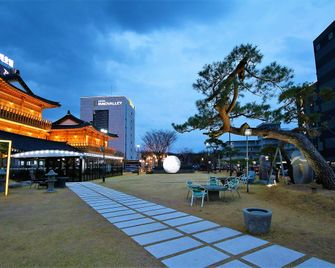 Jb Tourist Hotel - 大邱 - 櫃檯