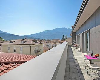 Breath of Lake Garda Apartment - Happy Rentals - Riva del Garda - Balcón