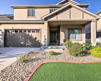 6 Mi to Dia: Spacious Home w/ Backyard in Denver! - Denver