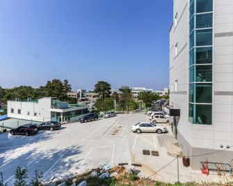 Gangneung Hyundai Motel - Gangneung - Building