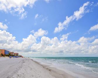 Sea Rocket by VTrips - North Redington Beach - Beach