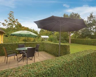 2 Bedroom Beautiful Home In Stege - Stege - Patio