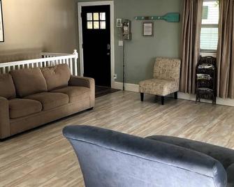 Enjoy Modern Amenities and Fun on the Water with Kayaks & Paddle Boat - Keeseville - Living room