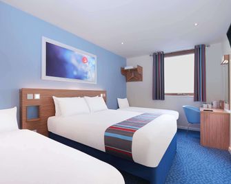 Travelodge Newport Isle of Wight - Newport - غرفة نوم