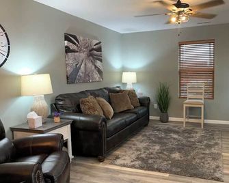 Getaway Near Fort Leonard Wood! - St Robert - Huiskamer