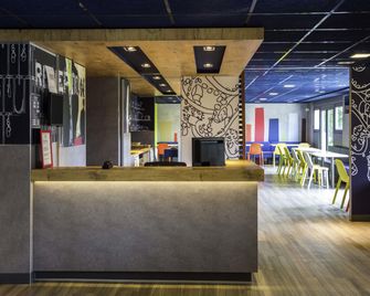 Ibis Budget Versailles Château Saint Cyr - Saint-Cyr-l'École - Bâtiment