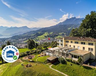 Hotel Sonnenberg - Lucerne - Building