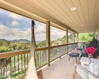 Hot Tub and Balcony Rainbow Retreat Near Wineries! - Fallbrook - Балкон