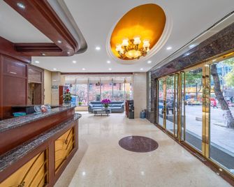 Greentree Inn Jiangsu Zhenjiang Dashikou Express Hotel - Zhenjiang - Front desk