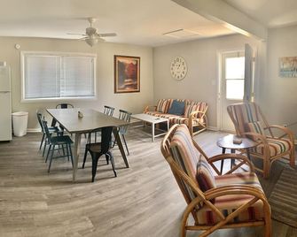 Charming Ranch, Close To Speedway, Grissom Afb, Downtown Kokomo - Kokomo - Dining room